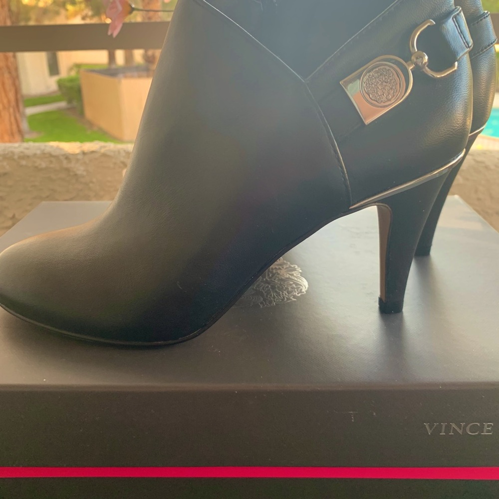 Vince Camuto leather booties!❤️‍🔥